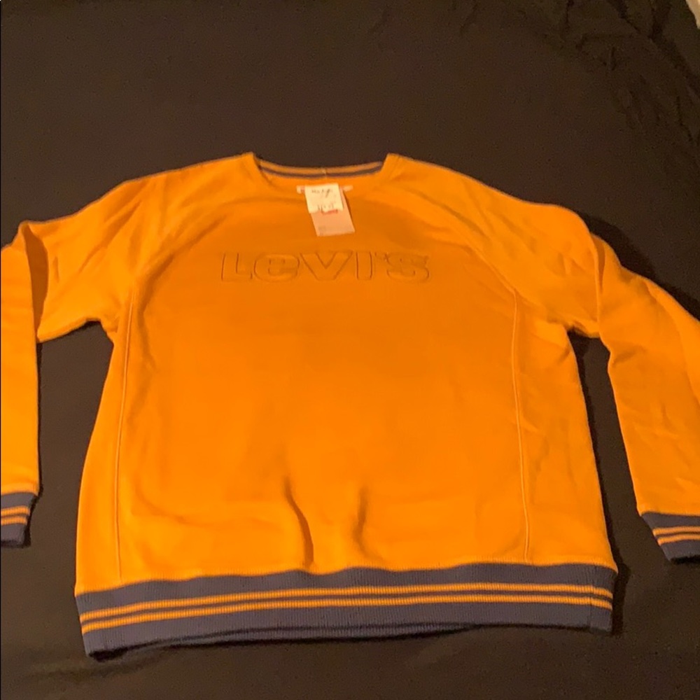 Brand new Levi’s crewneck